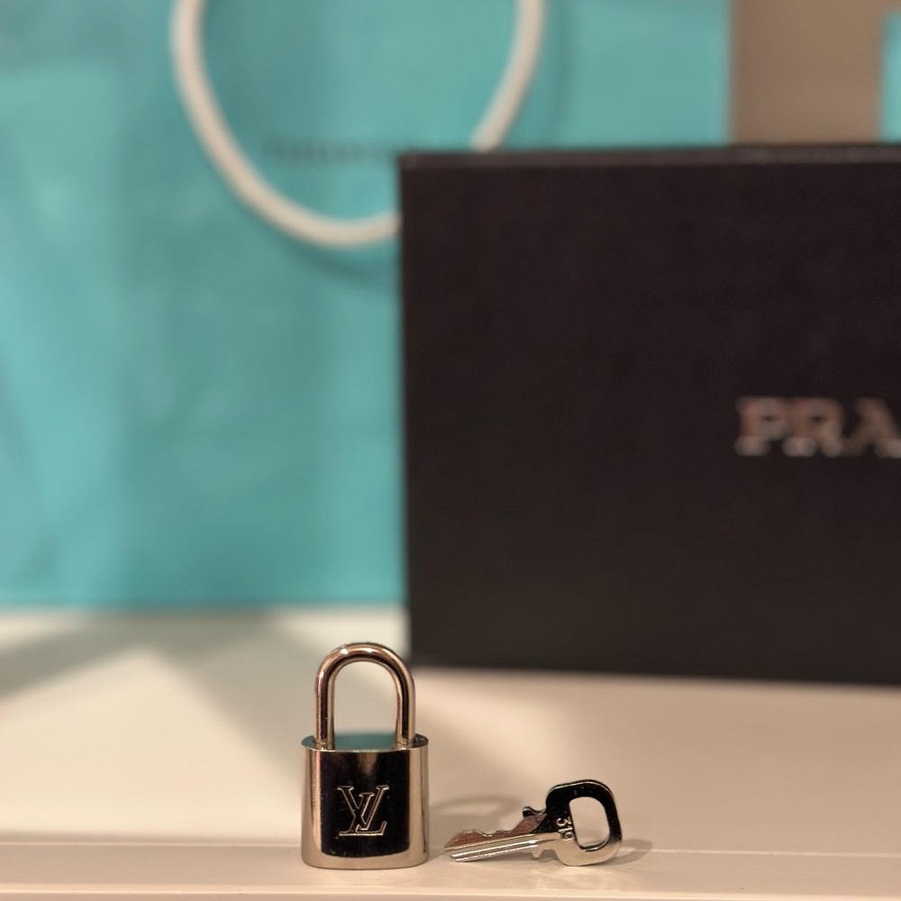 Louis Vuitton Silver Lock and Key 319